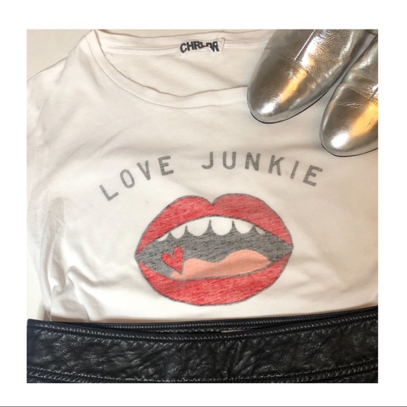 ❤️CHRLDR “Love Junkie” Tee - M - Picture 2 of 2